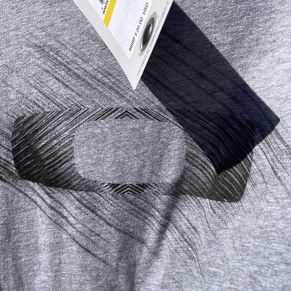 Oakley NWT Gray Mens T shirt Short sleeve Size medium Regular Fit - Picture 5 of 6
